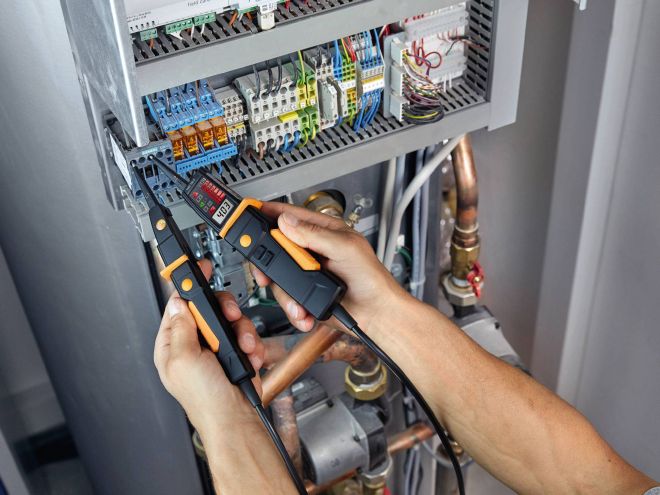 testo 750-3 + testo 745 - Voltage tester & Non-contact voltage tester