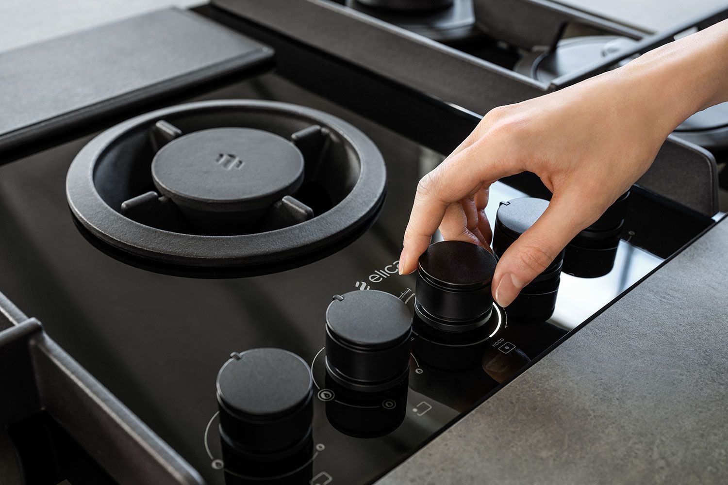 NikolaTesla Flame Combination Hob and Extractor